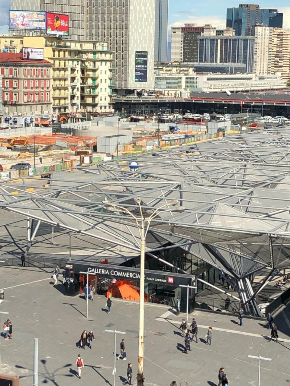 Pit Stop Napoli Centrale ภายนอก รูปภาพ
